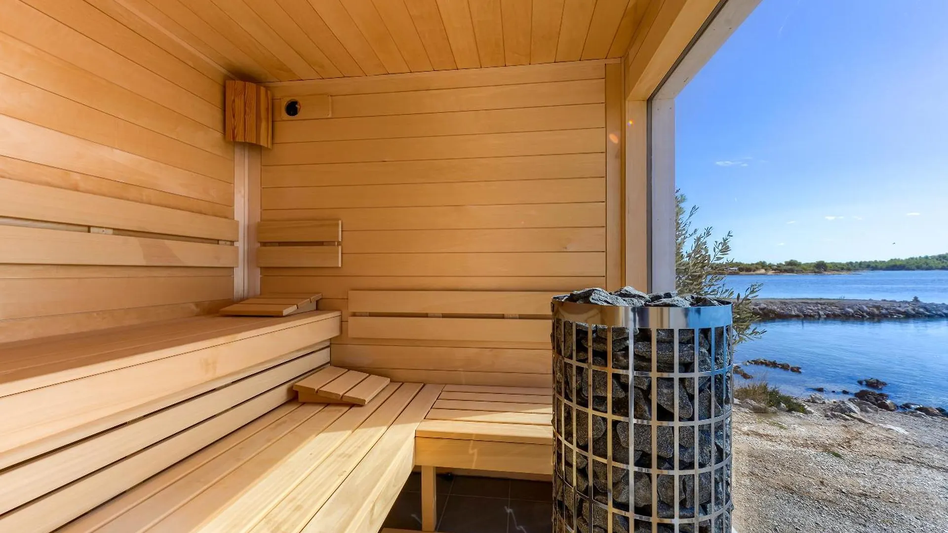 Luxury Beachfront Eco Villa 77 With Sauna Drage Holiday park