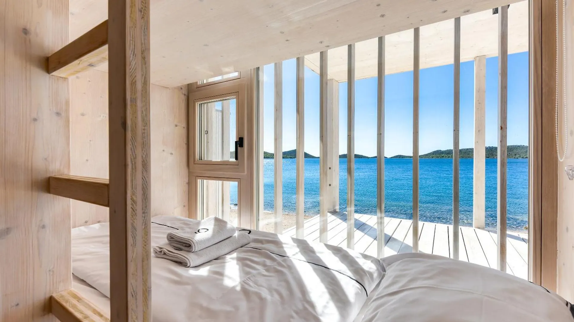 Holiday park Luxury Beachfront Eco Villa 77 With Sauna Drage