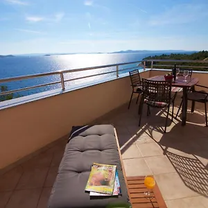 Apartment Lea, Drage