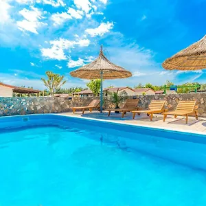 Ferienpark Camp Mateo With Pool, Drage